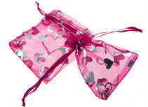 Organza zakje Zilver hartjes Fuchsia zakje 