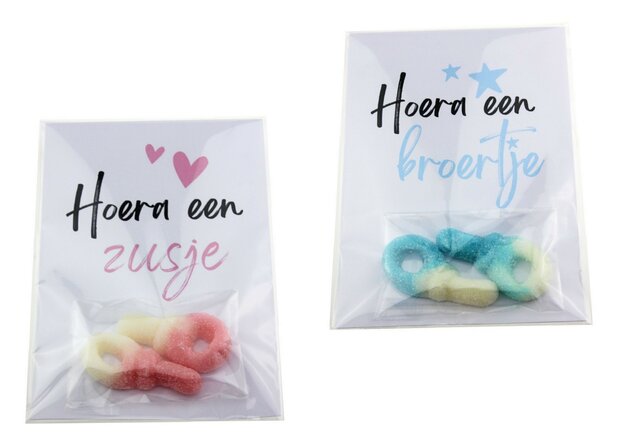 Geboortebedankje hoera een broertje of zusje met 2 snoepspeentjes