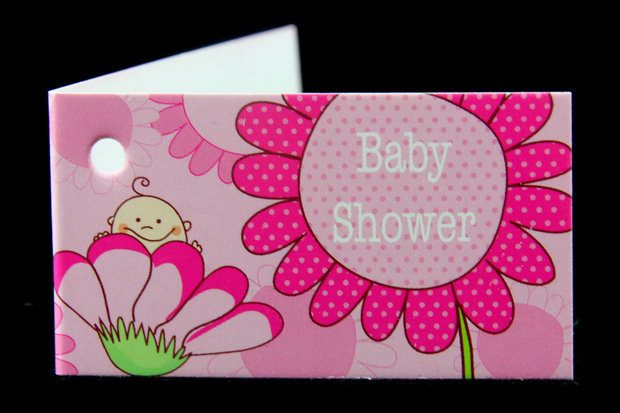 Kaartjes babyshower baby in bloem roze